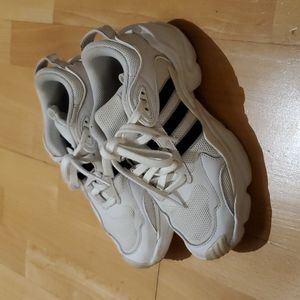 Adidas magmur runner dad sneakers